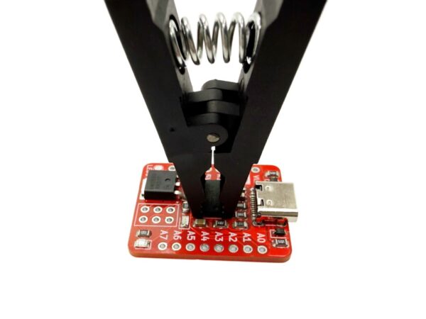 SOIC-16 Test Clip with DIP-16 Adapter